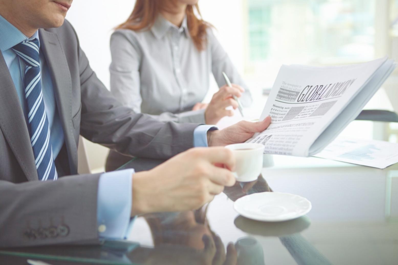 Detailanalyse von Finanzberichten und Marktdaten