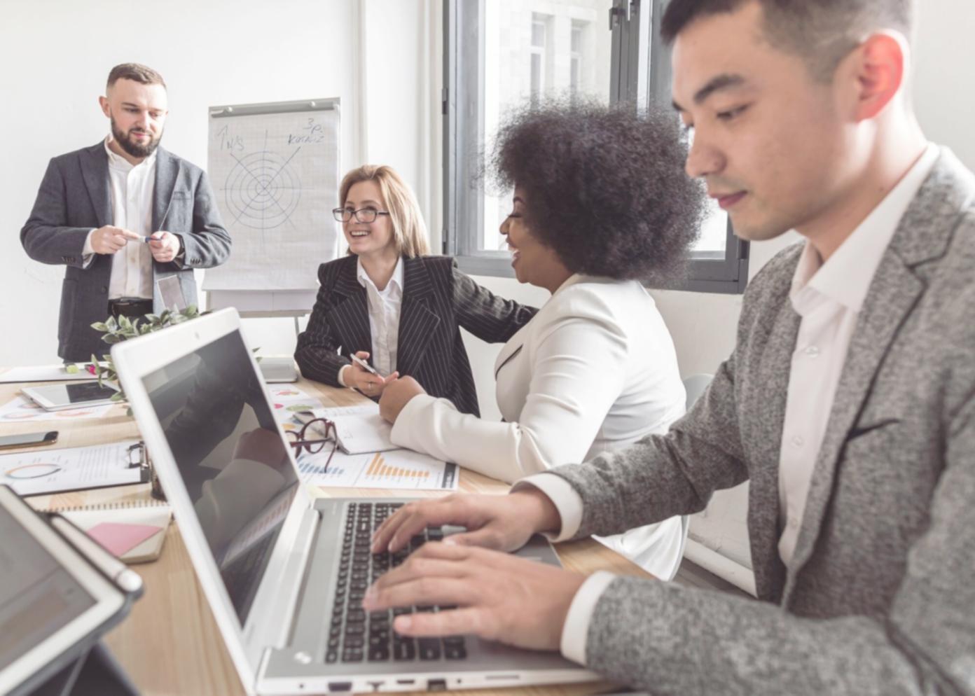 Strategische Finanzplanung und Marktanalyse